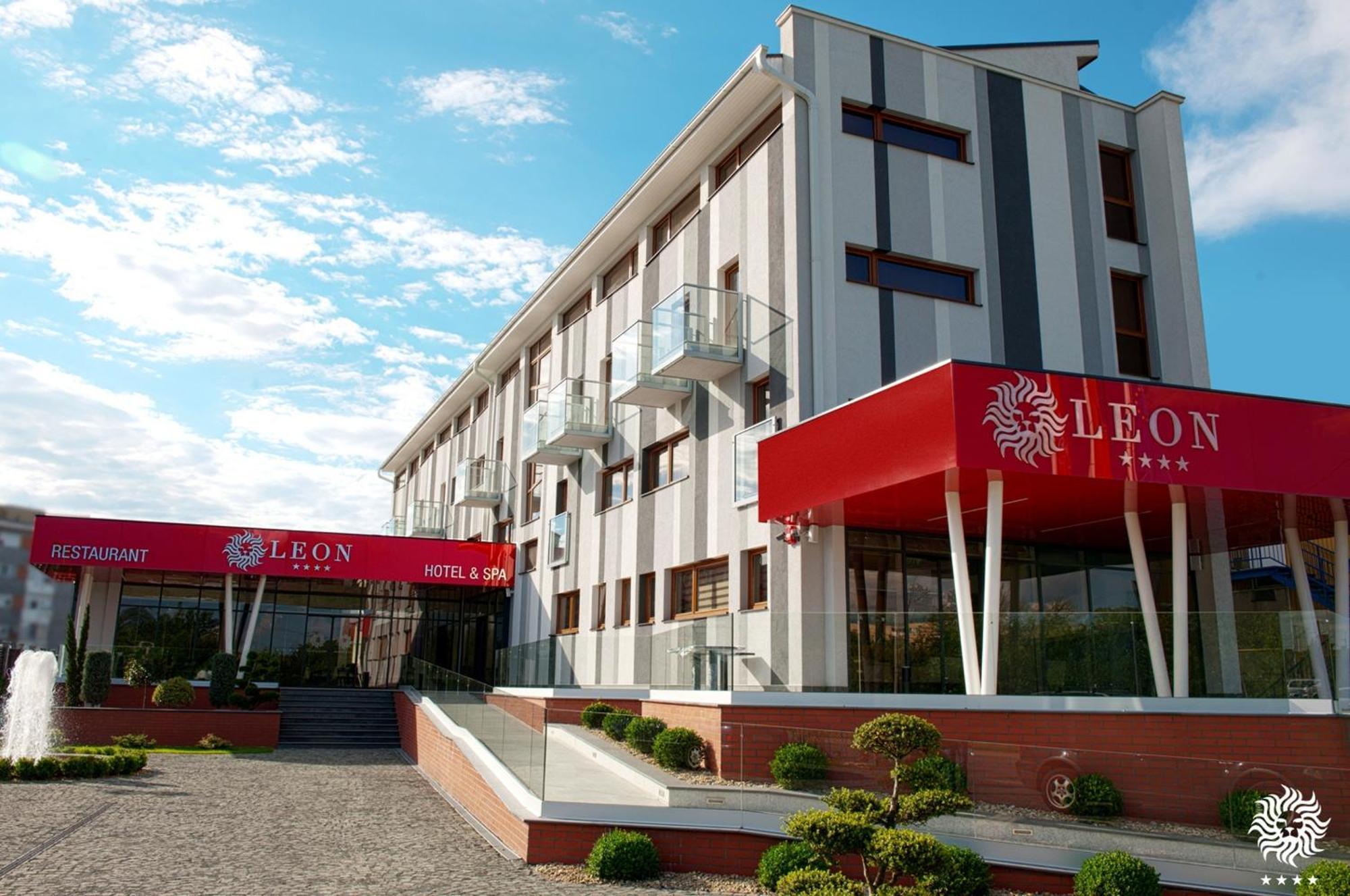 Hotel Leon & Spa Arad Exterior foto