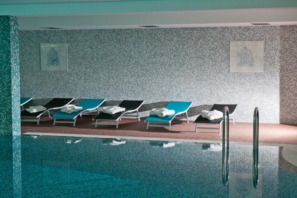 Hotel Leon & Spa Arad Exterior foto